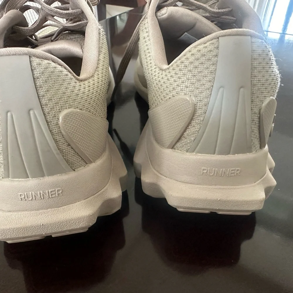 ALO Yoga Beige Sneakers - Picture 3 of 7